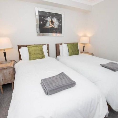 Pelican-Stylish 2-Bed Apartment Close To Beach & Town Scarborough Eksteriør billede