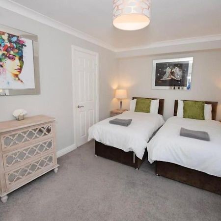 Pelican-Stylish 2-Bed Apartment Close To Beach & Town Scarborough Eksteriør billede
