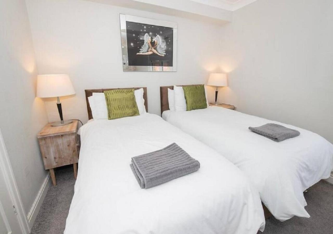 Pelican-Stylish 2-Bed Apartment Close To Beach & Town Scarborough Eksteriør billede